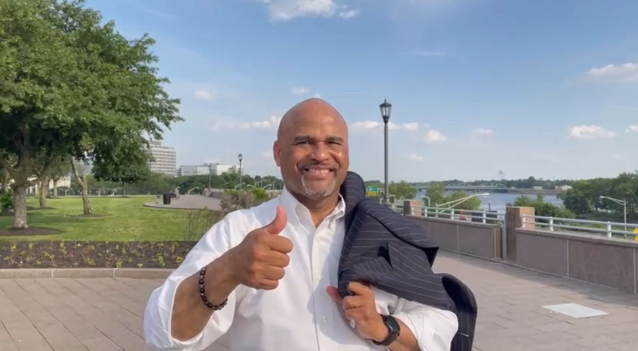 Darrell Armstrong Suspends Campaign