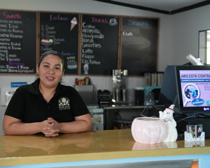 Sugar Queen Dessert Shop Owner